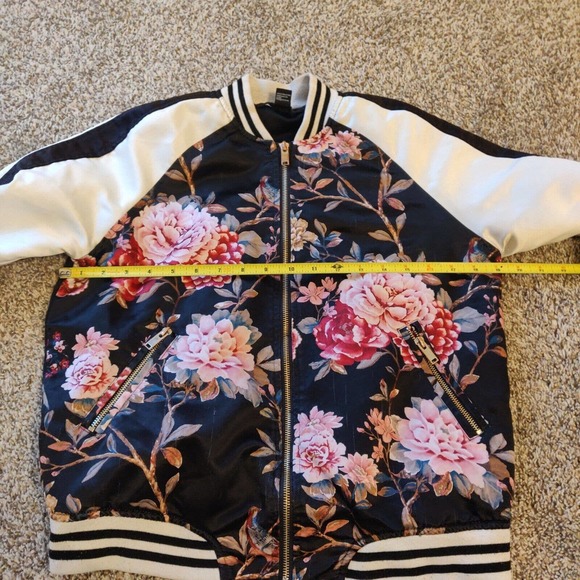 Forever 21 Women's Bomber Jacket White Black Pink Floral Size S Full Zip. - Picture 5 of 6